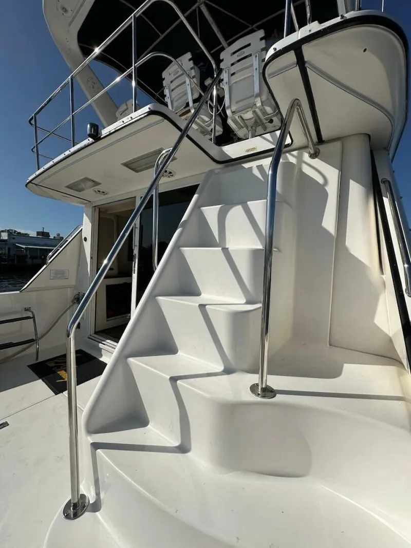 Slide: The Image of Sea Ray 550 Sedan Bridge 1997 - 12