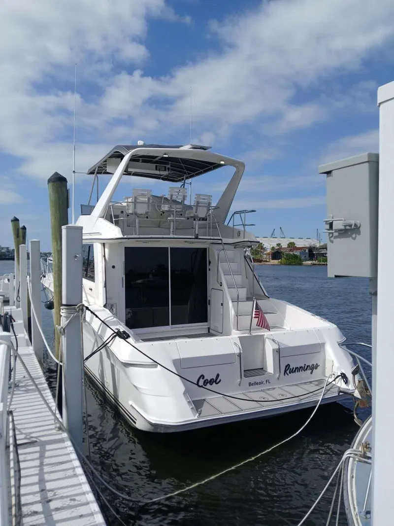 Slide: The Image of Sea Ray 550 Sedan Bridge 1997 - 2