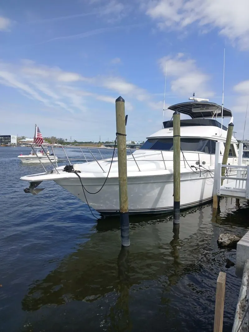Slide: The Image of Sea Ray 550 Sedan Bridge 1997 - 3