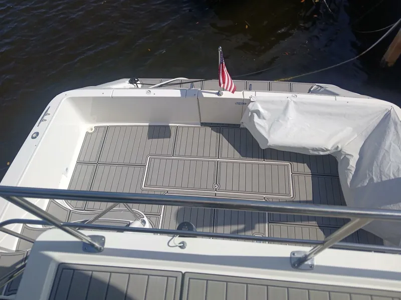 Slide: The Image of Sea Ray 550 Sedan Bridge 1997 - 4