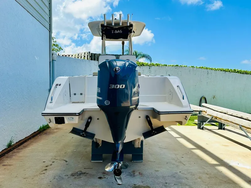 Slide: The Image of Pursuit C 238 Center Console 2016 - 11