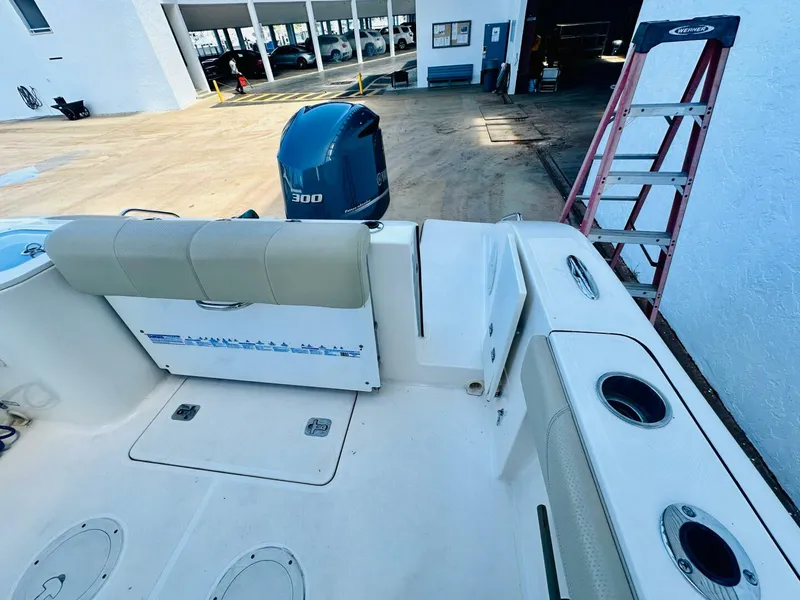 Slide: The Image of Pursuit C 238 Center Console 2016 - 13