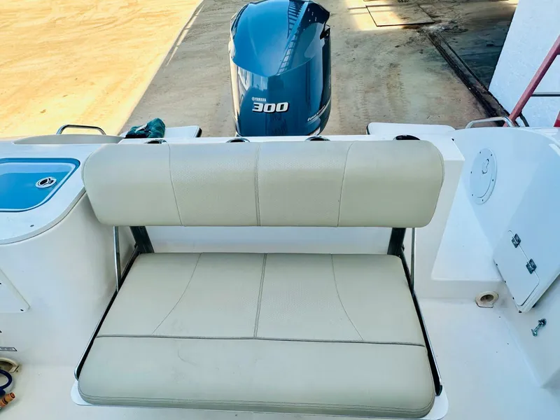 Slide: The Image of Pursuit C 238 Center Console 2016 - 16