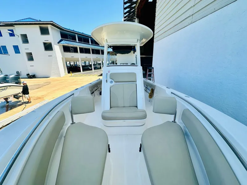 Slide: The Image of Pursuit C 238 Center Console 2016 - 21