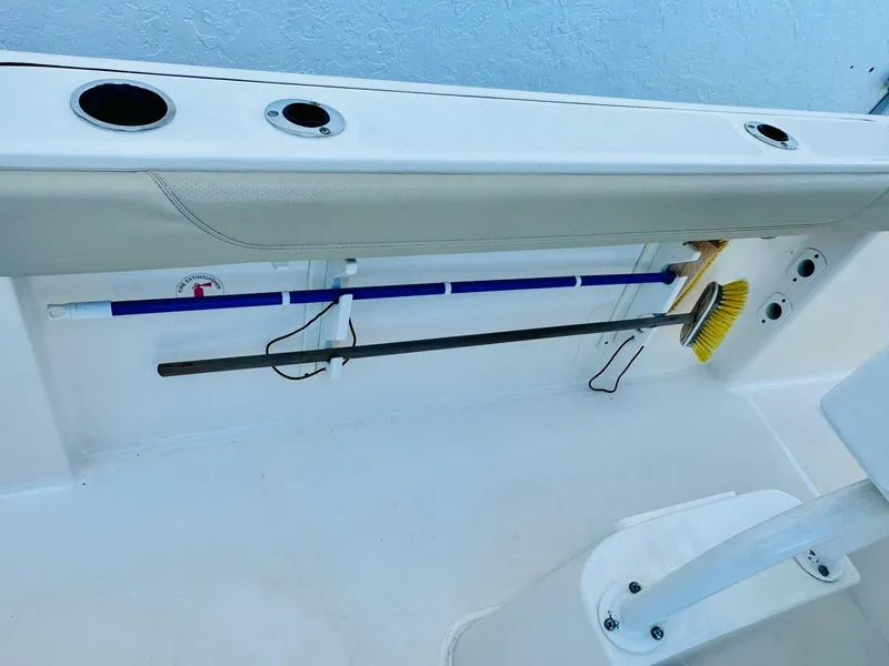 Slide: The Image of Pursuit C 238 Center Console 2016 - 35