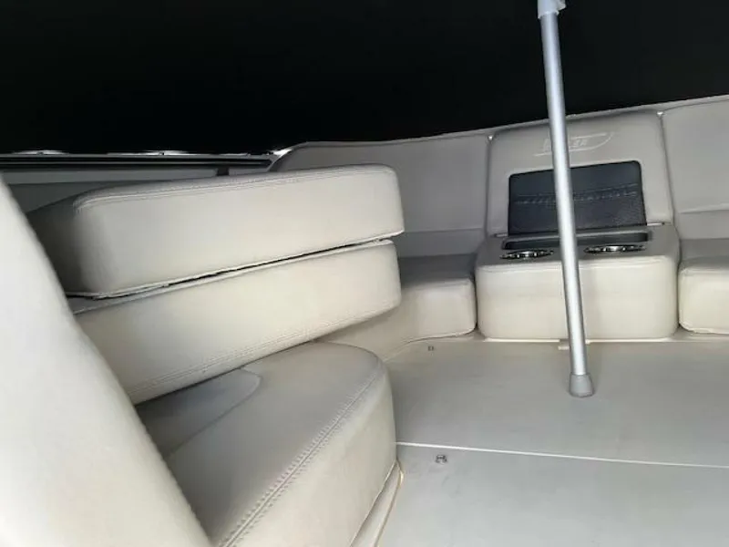 Slide: The Image of Boston Whaler 270 Vantage 2018 - 17