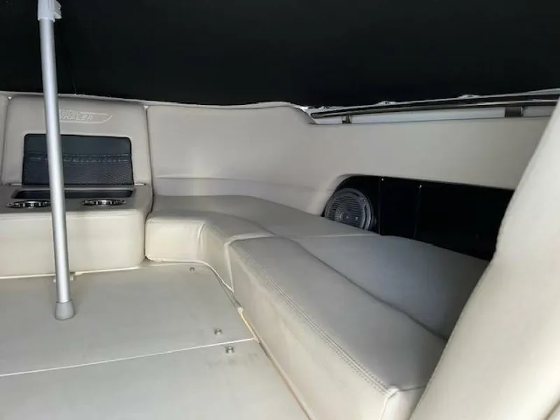 Slide: The Image of Boston Whaler 270 Vantage 2018 - 18