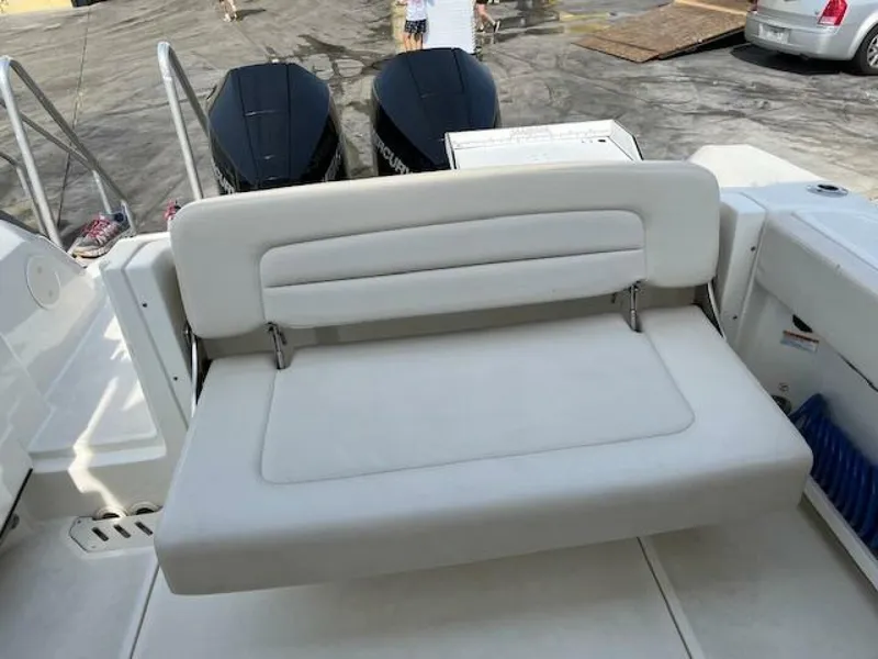 Slide: The Image of Boston Whaler 270 Vantage 2018 - 31