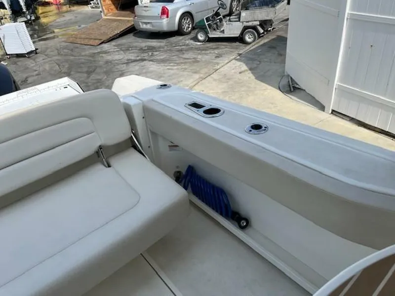 Slide: The Image of Boston Whaler 270 Vantage 2018 - 32