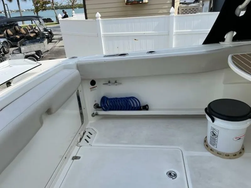 Slide: The Image of Boston Whaler 270 Vantage 2018 - 35