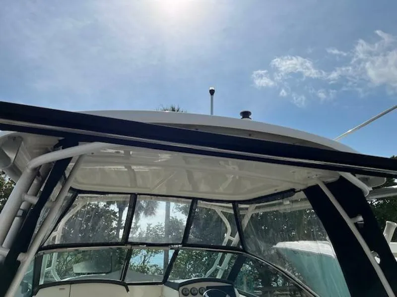 Slide: The Image of Boston Whaler 270 Vantage 2018 - 36