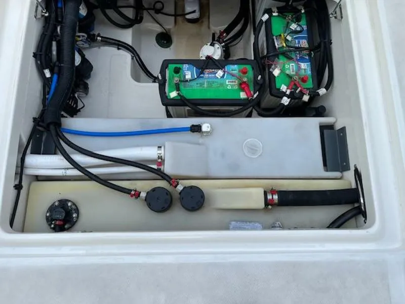 Slide: The Image of Boston Whaler 270 Vantage 2018 - 52