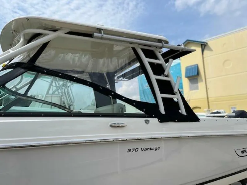 Slide: The Image of Boston Whaler 270 Vantage 2018 - 6