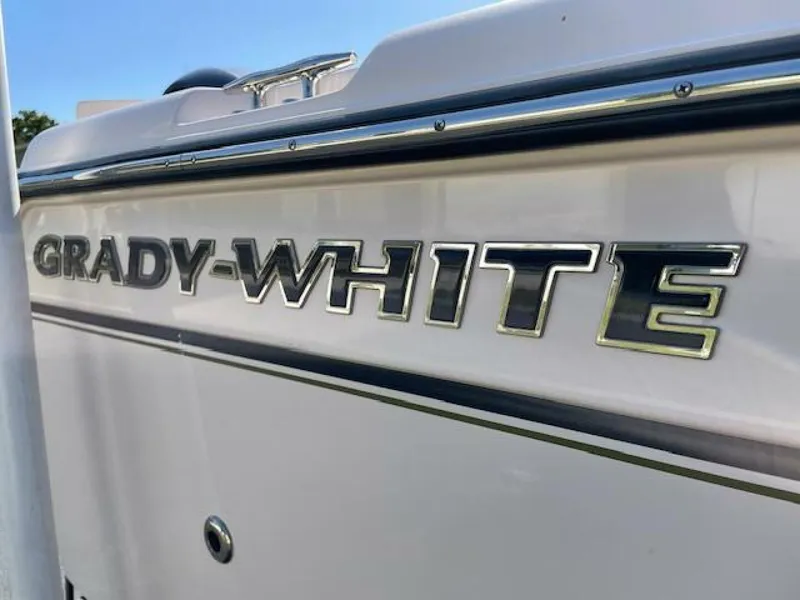 Slide: The Image of Grady-White Fisherman 257 2014 - 8