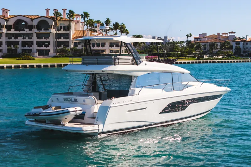 Slide: The Image of Prestige 520 FLYBRIDGE 2020 - 11