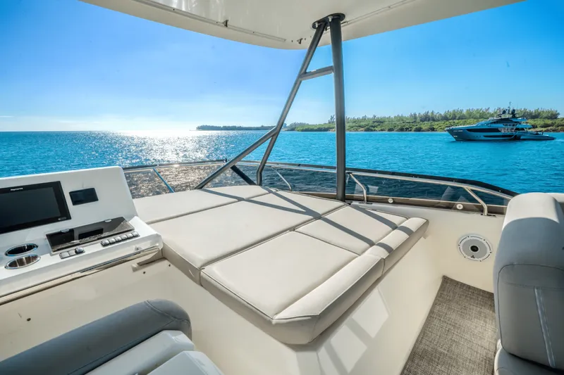 Slide: The Image of Prestige 520 FLYBRIDGE 2020 - 17