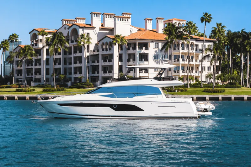 Slide: The Image of Prestige 520 FLYBRIDGE 2020 - 3