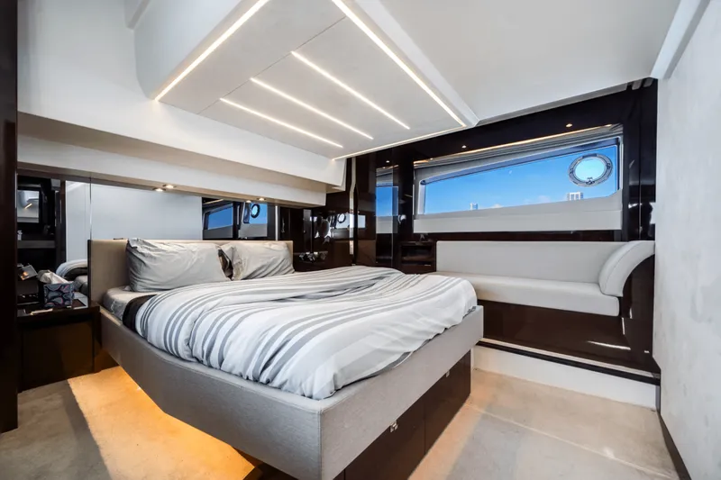 Slide: The Image of Prestige 520 FLYBRIDGE 2020 - 41