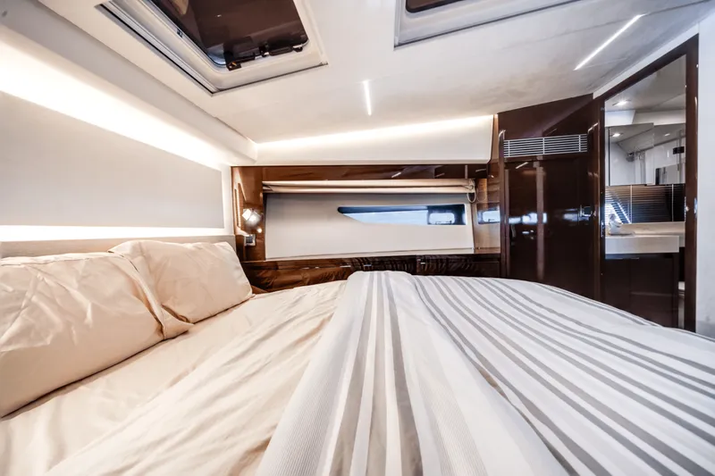 Slide: The Image of Prestige 520 FLYBRIDGE 2020 - 48