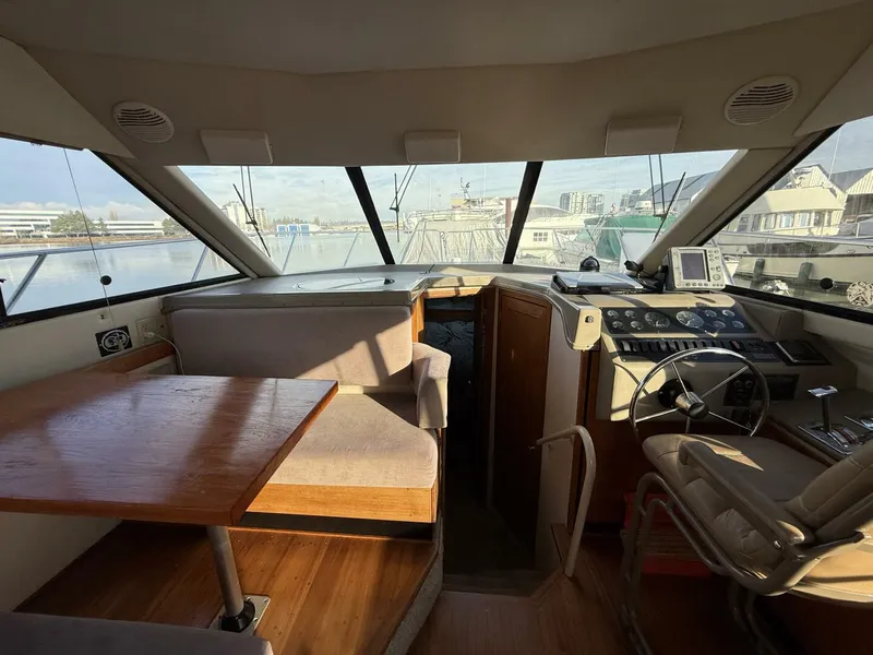 Slide: The Image of Bayliner 4087 1998 - 12