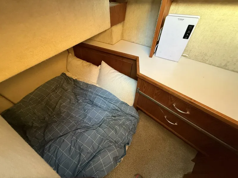 Slide: The Image of Bayliner 4087 1998 - 15