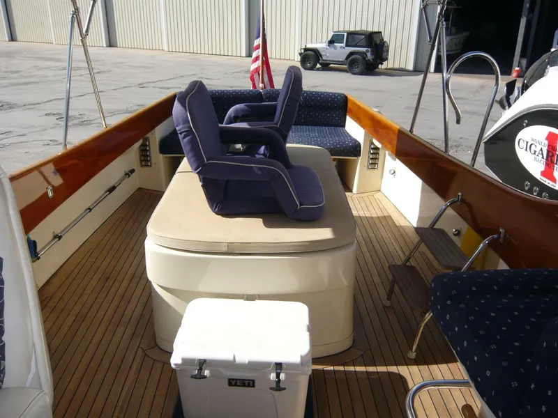 Slide: The Image of Hinckley Yachts 36 Classic 1998 - 10