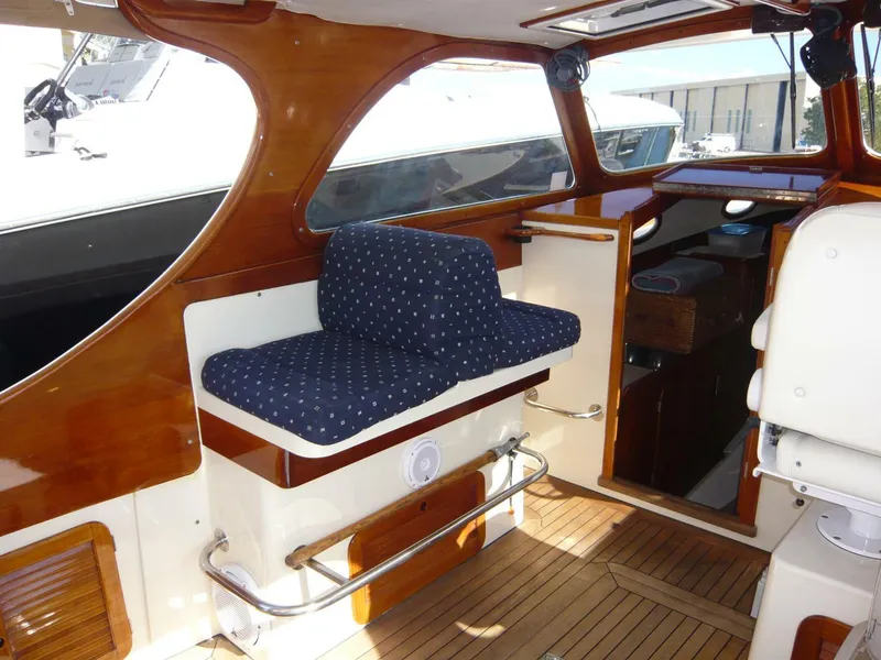 Slide: The Image of Hinckley Yachts 36 Classic 1998 - 11
