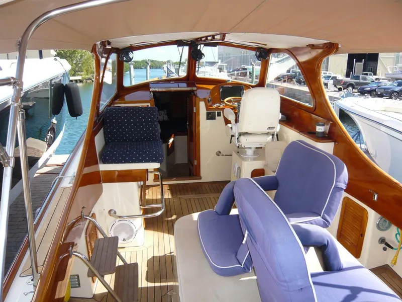 Slide: The Image of Hinckley Yachts 36 Classic 1998 - 9