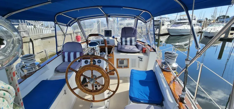 Slide: The Image of Gulfstar Sailmaster 1980 - 14