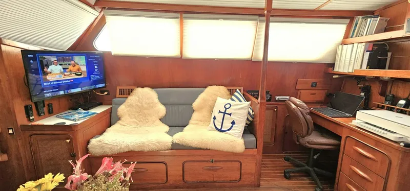 Slide: The Image of Gulfstar Sailmaster 1980 - 4