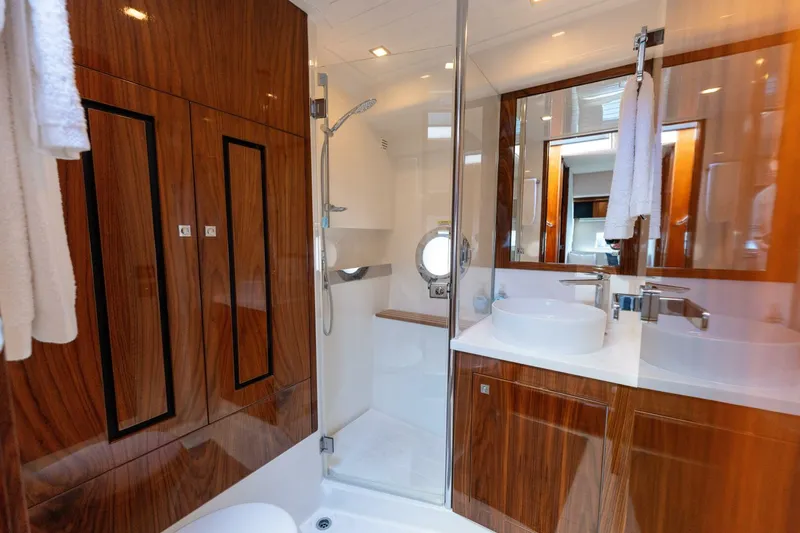 Slide: The Image of Riviera 4800 Sport Yacht 2022 - 19