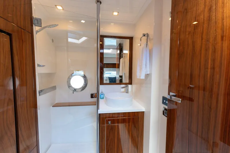 Slide: The Image of Riviera 4800 Sport Yacht 2022 - 20