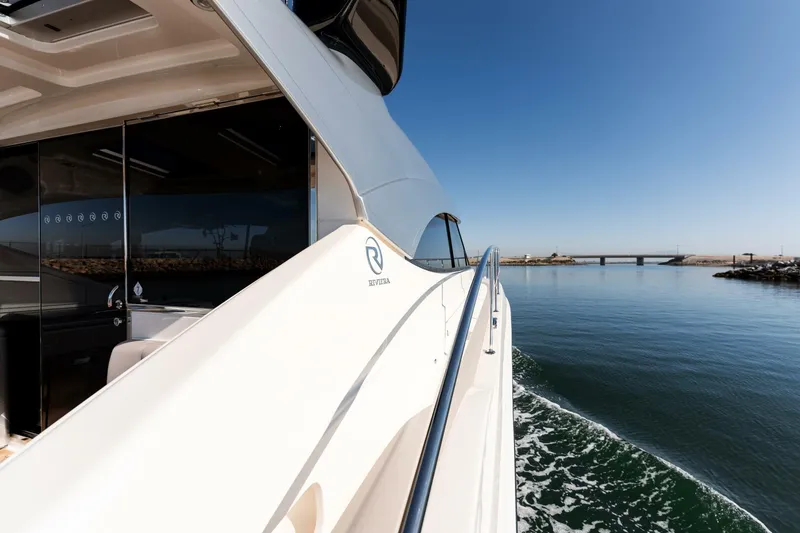 Slide: The Image of Riviera 4800 Sport Yacht 2022 - 30