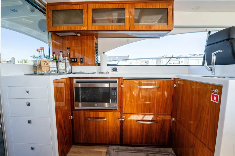 Slide: The Image of Riviera 4800 Sport Yacht 2022 - 6