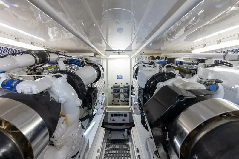 Slide: The Image of Viking 65 Enclosed Bridge 2001 - 34
