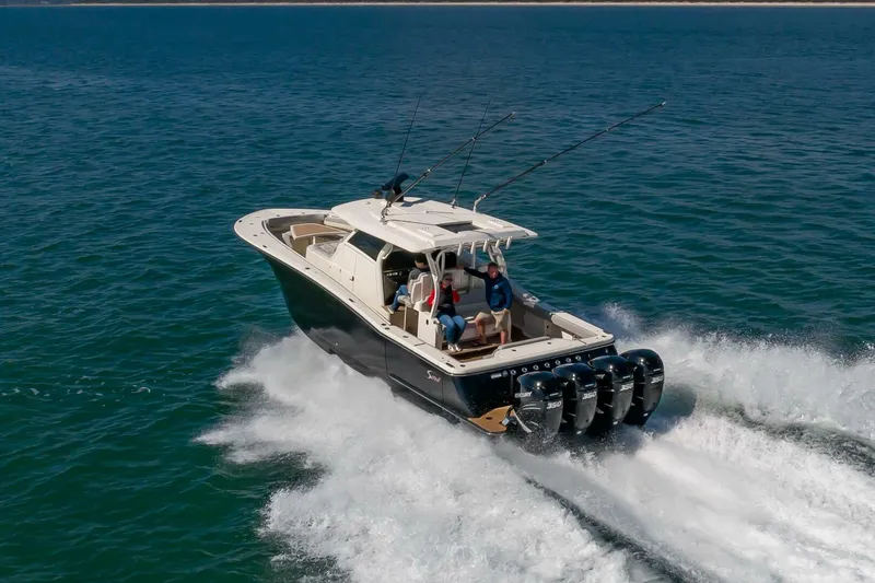 Slide: The Image of Scout 380 LXF 2020 - 10