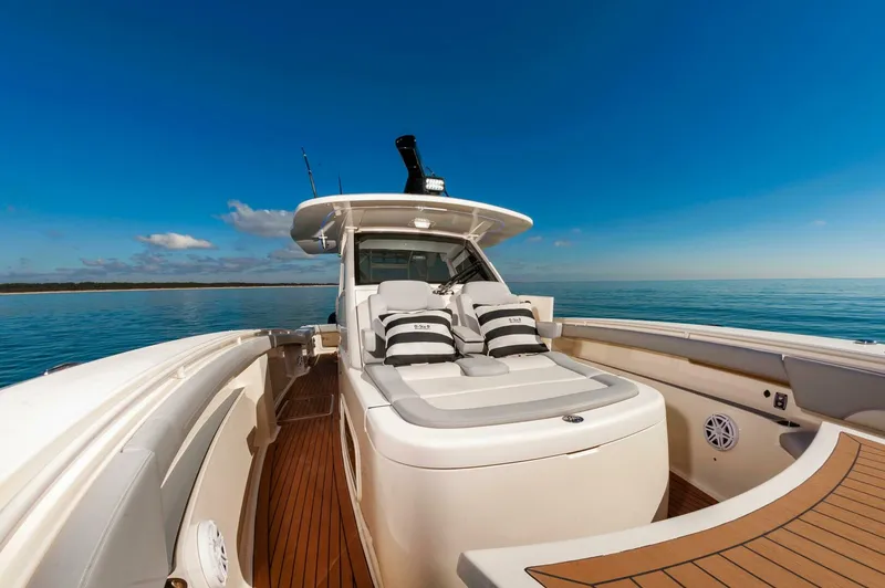 Slide: The Image of Scout 380 LXF 2020 - 12