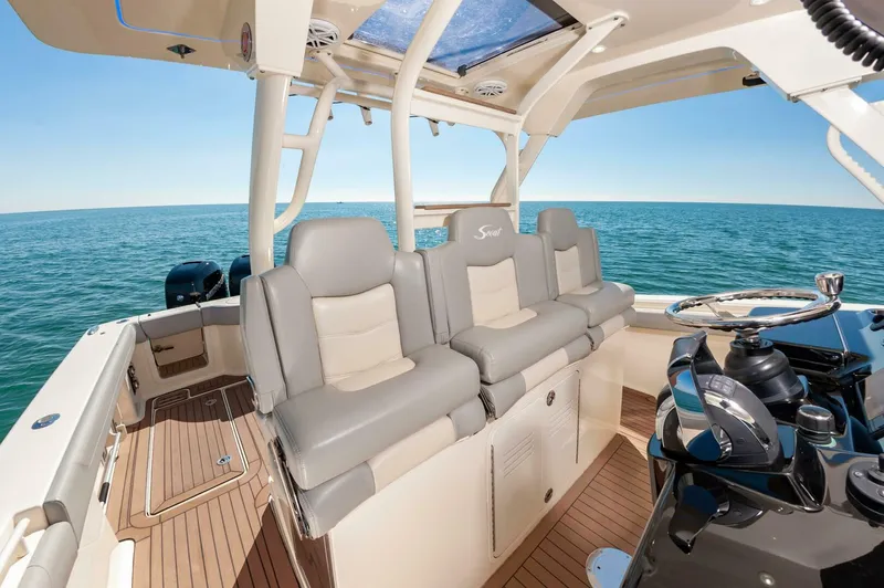 Slide: The Image of Scout 380 LXF 2020 - 23