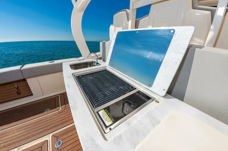 Slide: The Image of Scout 380 LXF 2020 - 36