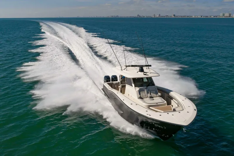 Slide: The Image of Scout 380 LXF 2020 - 5