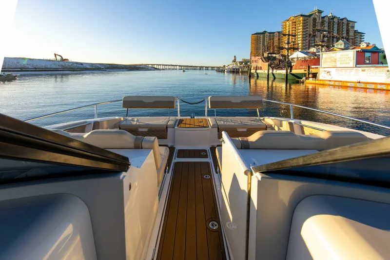 Slide: The Image of Aquila 36 Power Cat 2018 - 13