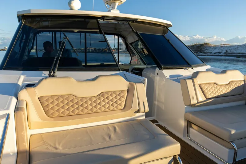 Slide: The Image of Aquila 36 Power Cat 2018 - 14