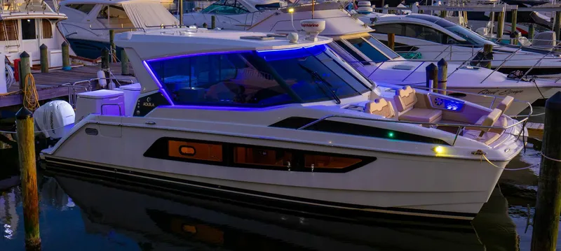 Slide: The Image of Aquila 36 Power Cat 2018 - 16