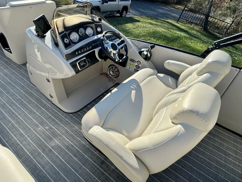 Slide: The Image of Harris Grand Mariner 250 SLEC Tritoon 2016 - 31