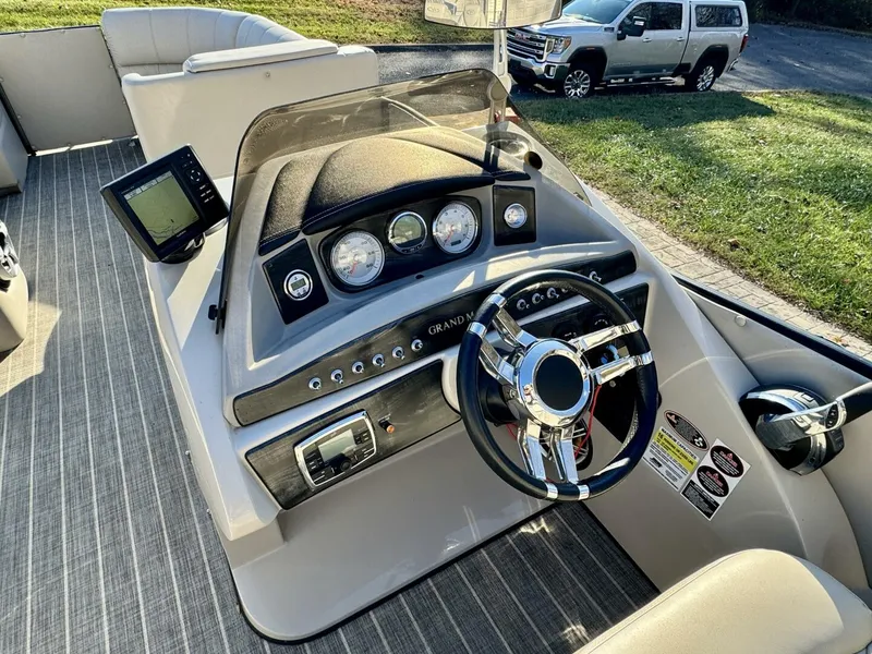 Slide: The Image of Harris Grand Mariner 250 SLEC Tritoon 2016 - 32