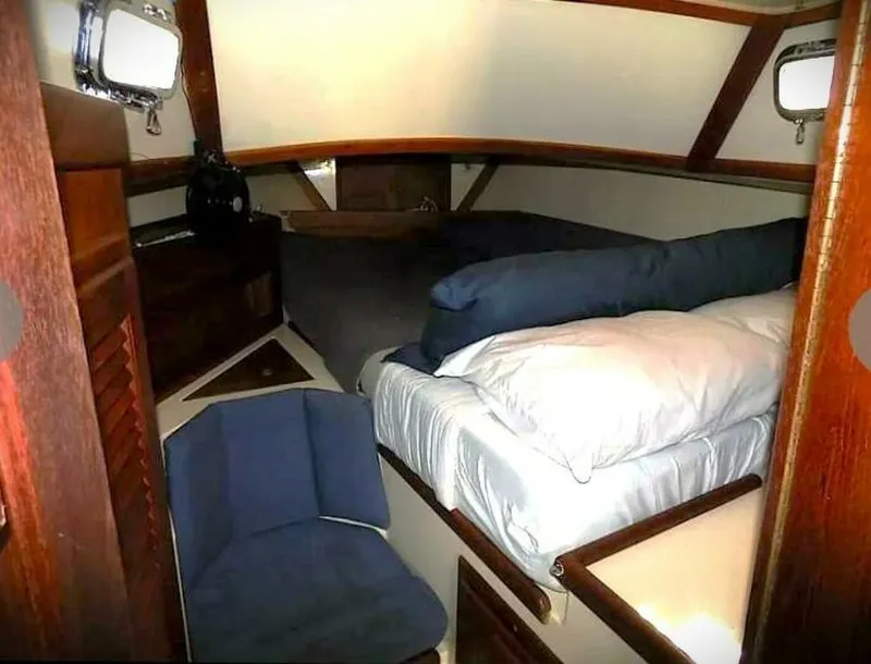 Slide: The Image of Pacific Seacraft 37 1995 - 3