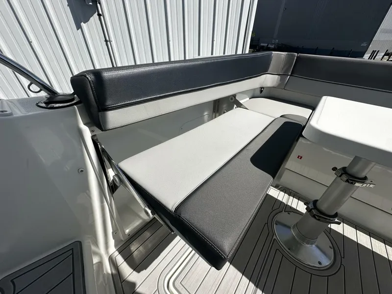 Slide: The Image of Jeanneau 9.0 Leader 2024 - 46