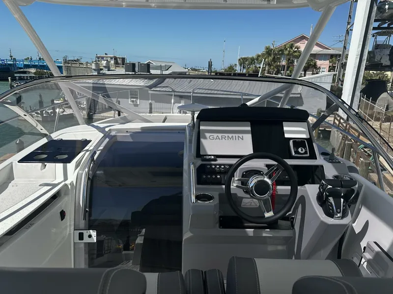 Slide: The Image of Jeanneau 9.0 Leader 2024 - 5