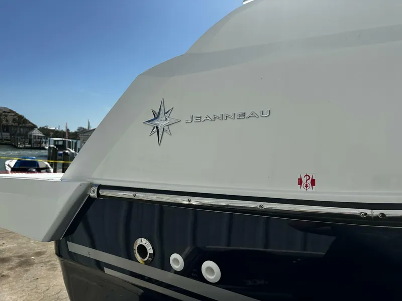Slide: The Image of Jeanneau 9.0 Leader 2024 - 56