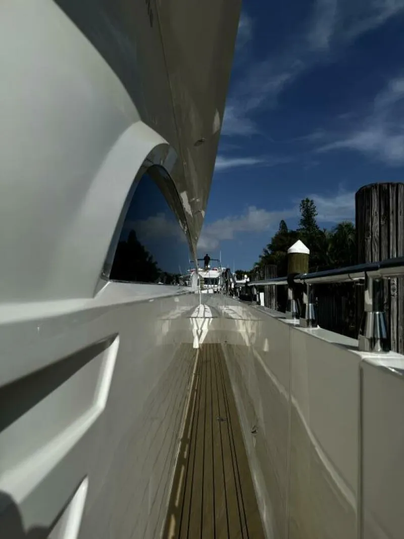 Slide: The Image of Marquis 65 2006 - 24